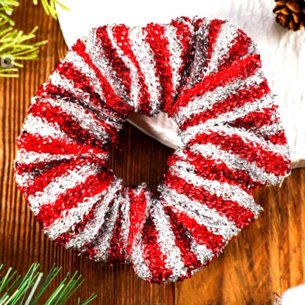 4pcs White-Red Christmas Scrunchie